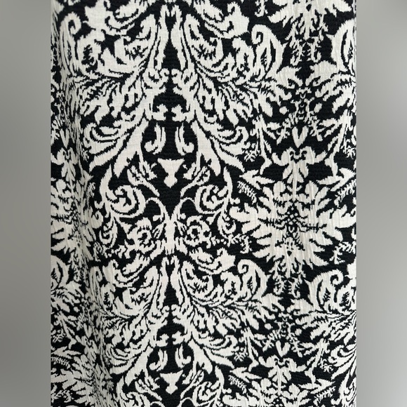 MOSSIMO size L Black & White jacquard Pencil Skirt w/full zipper on backside - Picture 3 of 7